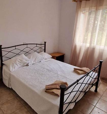 Kato Paphos Apartment Eksteriør billede