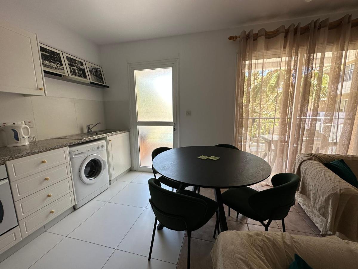 Kato Paphos Apartment Eksteriør billede